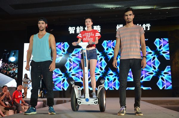 创新变革  全新产品震撼发布 2015爱尔威独轮车平衡车新品发布会隆重举行