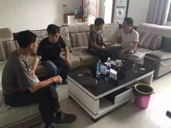 捷马爱心公益走进“维和英雄”家中