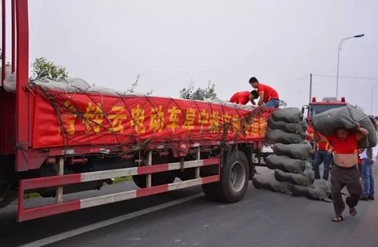 阜宁现场！台铃第一时间驰援灾区送去温暖！