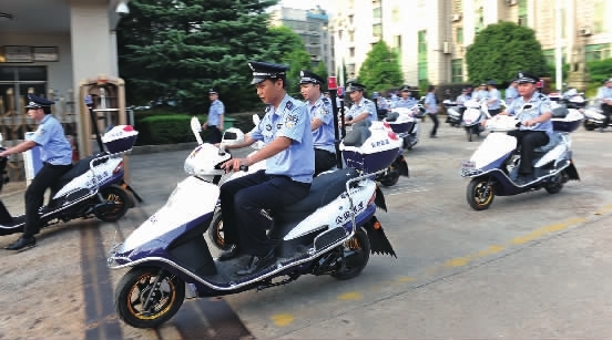 71台社区警用电动车投入使用