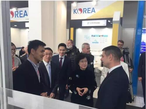 安托山亮相国际知名工业机械展 现场引发中捷两国领导关注！