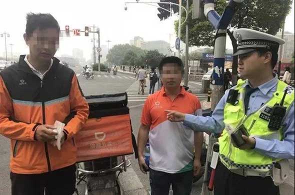 这个整治有点狠！外卖小哥骑行200公里，刚进南京就被扣车！