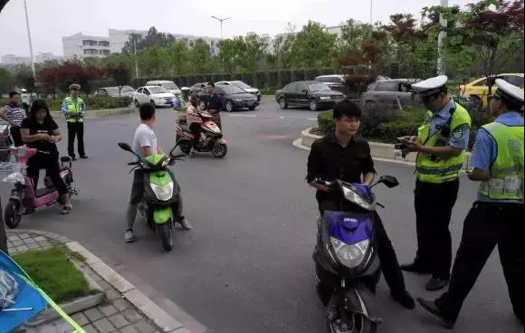 一月卖出千台车！以为哐当发了财，却锒铛入了狱！这件事经销商千万不能干！
