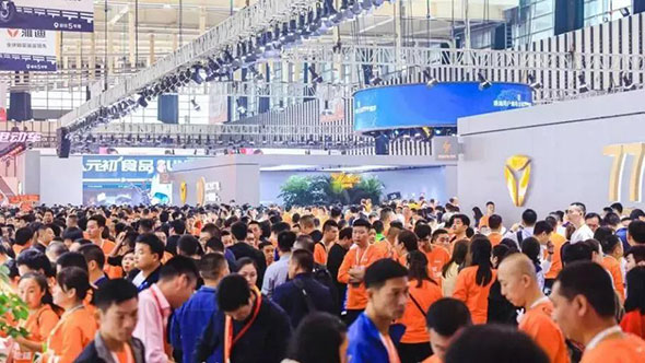 雅迪G6首发，全球领先获得官方公认，2020年峰会剑指1000万辆！