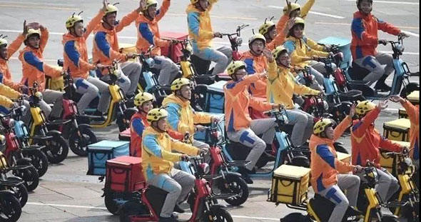 向着美好生活出发，电动车首次进入国庆阅兵队伍