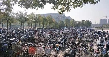 争议|学校禁电动车，不顾学生合法权益？！这下子炸了