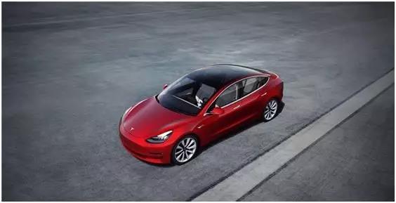 首批特斯拉Model 3抵达上海外高桥码头！