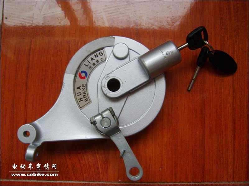 φ110带锁电动车后鼓刹盖
