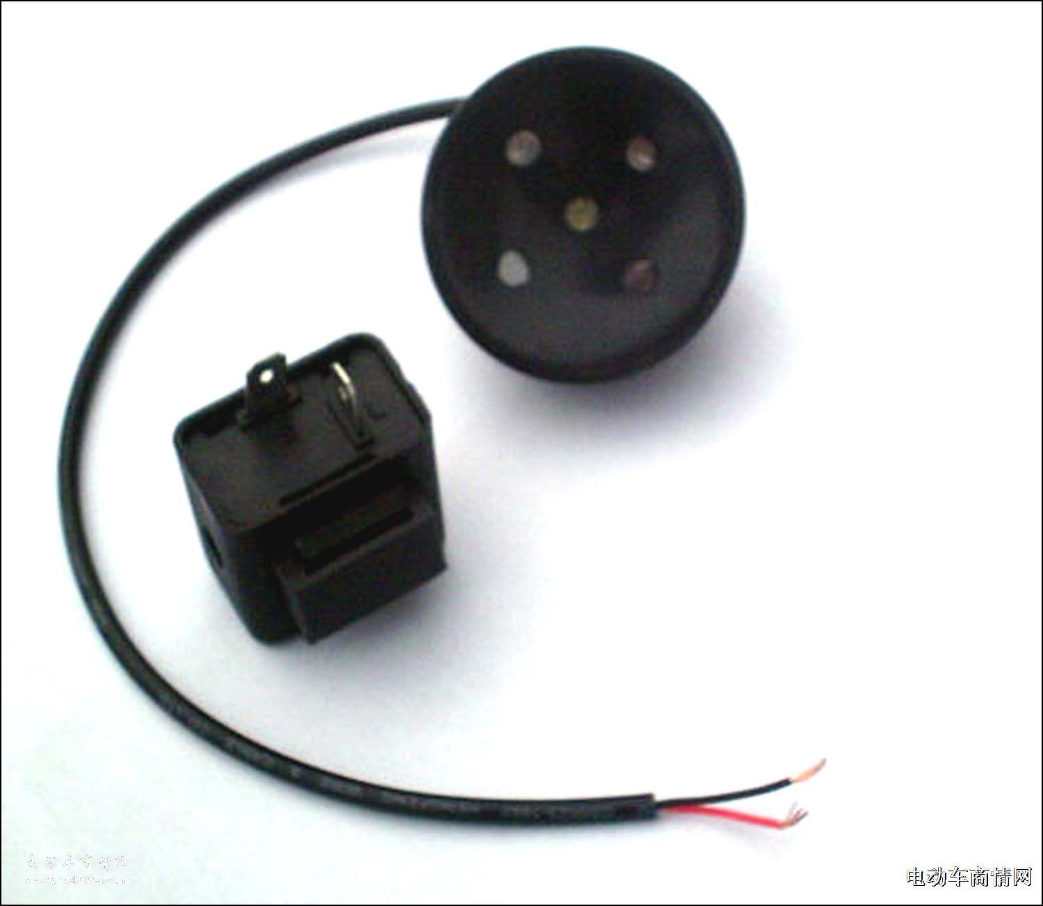 电子喇叭;闪光器