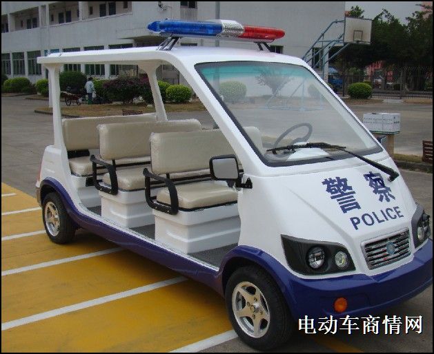 八座电动巡逻车