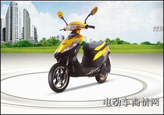 立马炫路马电动摩托车