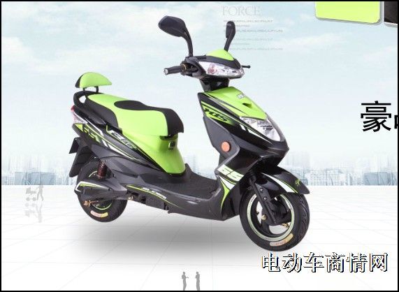 雅迪豪战电动摩托车