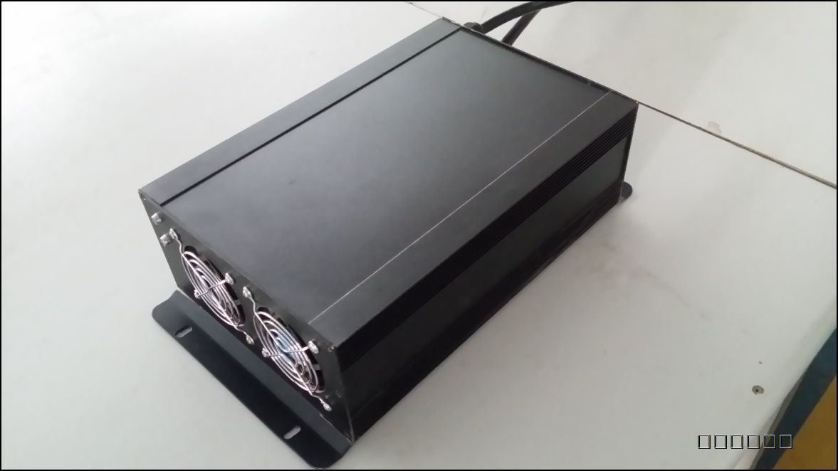 电动汽车充电器YT-60200-W