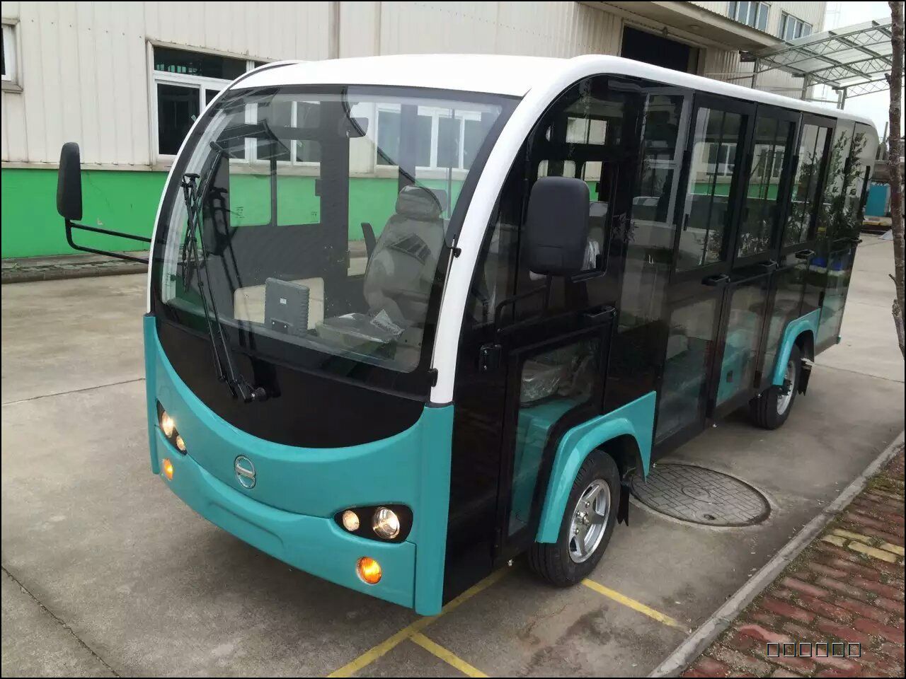 供应14座封闭式电动观光车