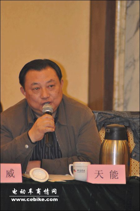 天能电池张总